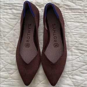 NWOT Rothys The Point Truffle Python